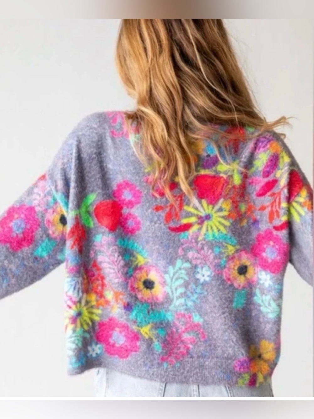 NATURAL LIFE  NWOT Cashmere Like Fuzzy  Bright Floral Print Sweater - Picture 3 of 8
